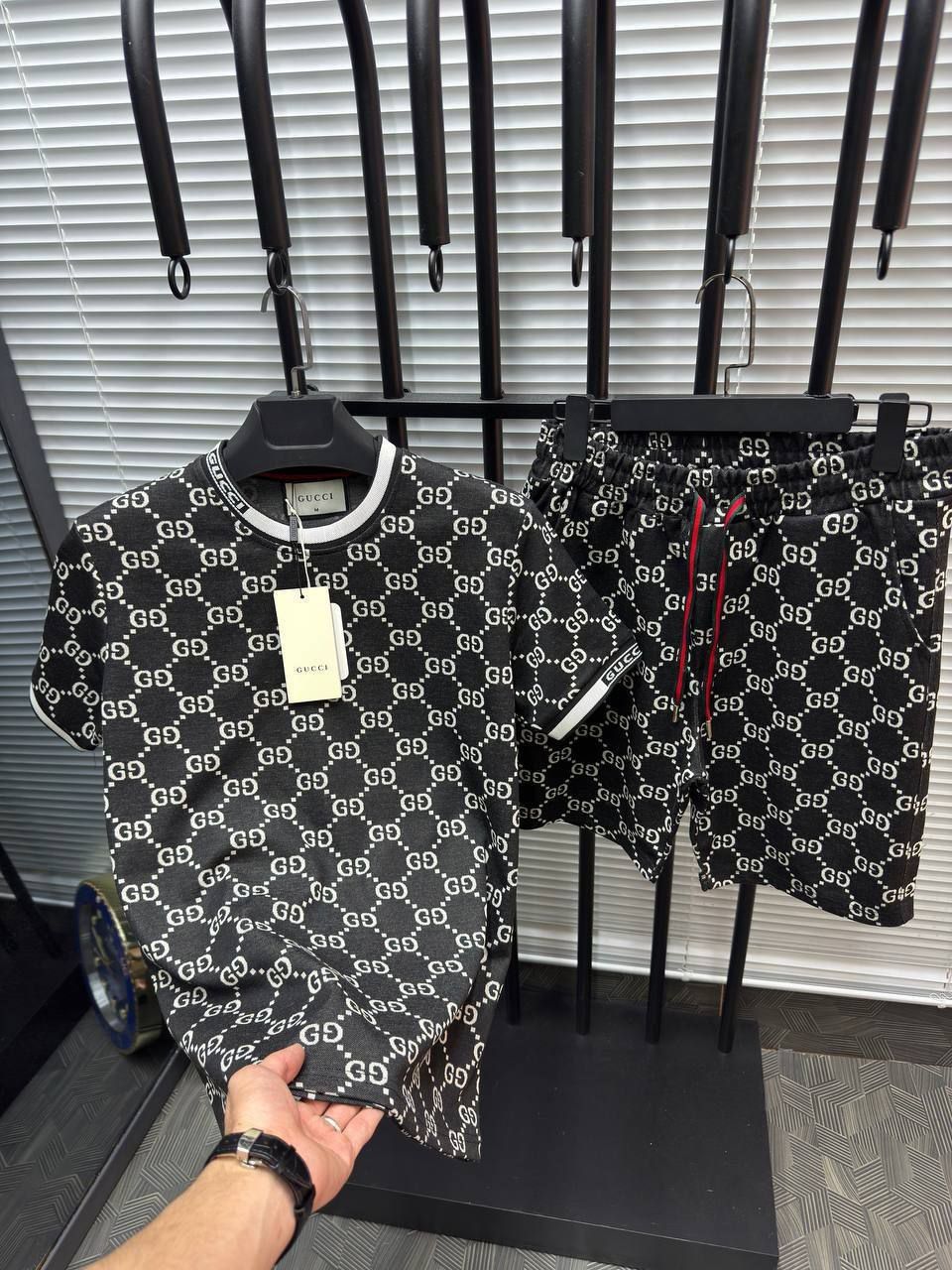 Compleu bărbați Gucci