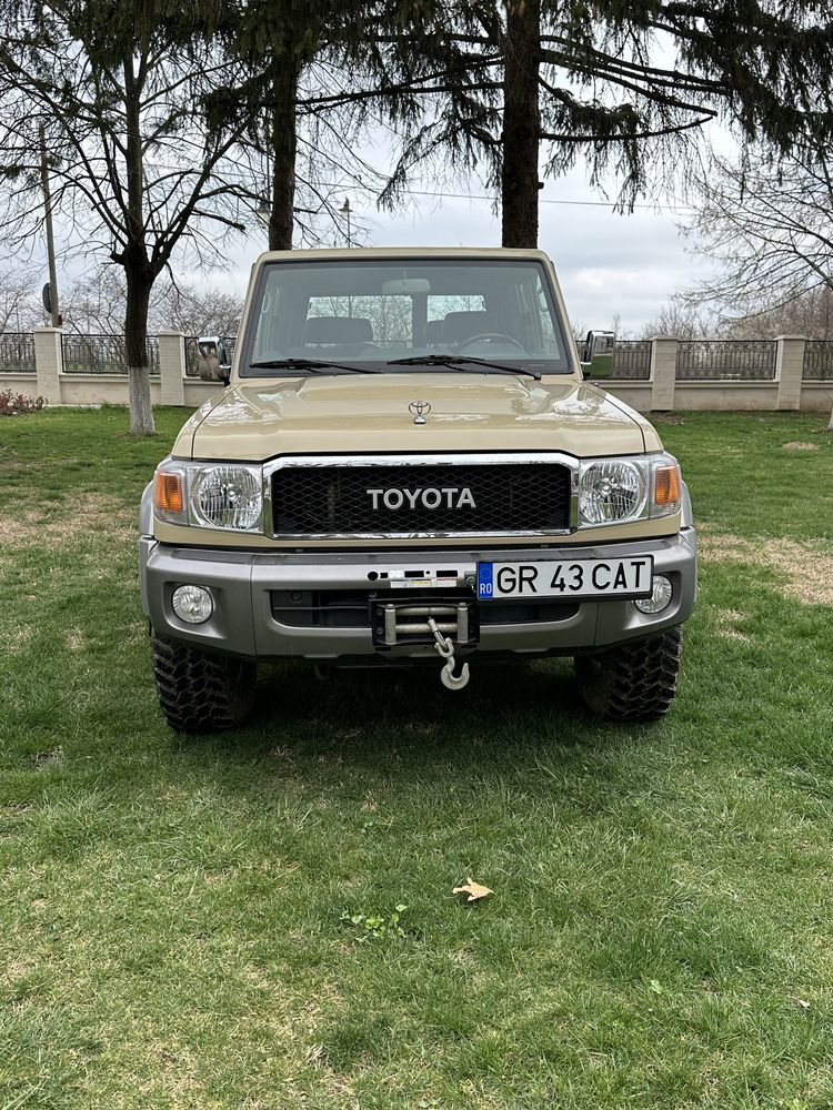 Toyota Land Cruiser 71