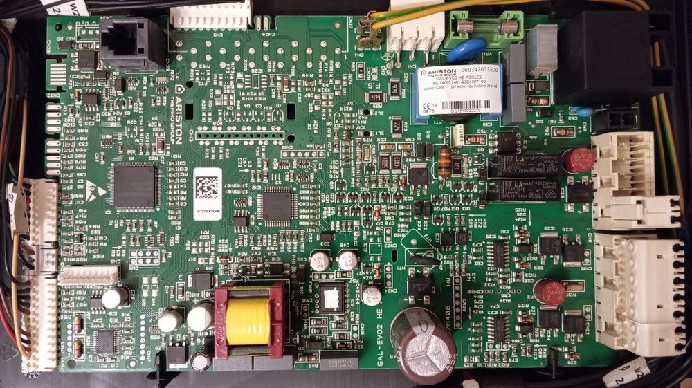 Placă  Electronică  centrală termică Ariston  Cares Premium EU2