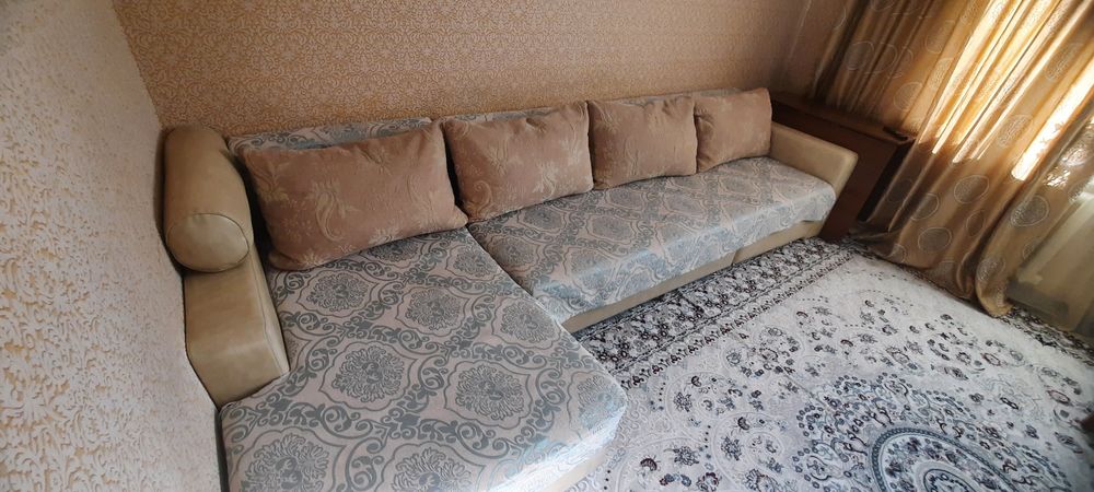 Диван уголок в хорошем состоянии