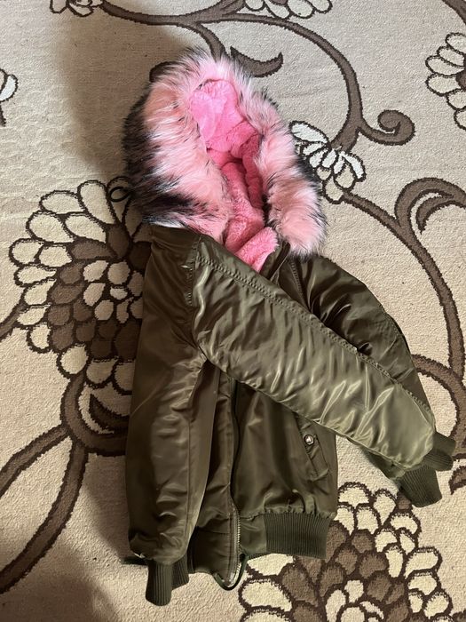 Продам куртку в отличном состоянии.