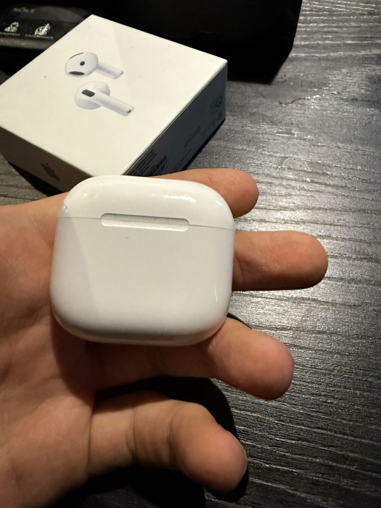 Airpods 4  торг уместен