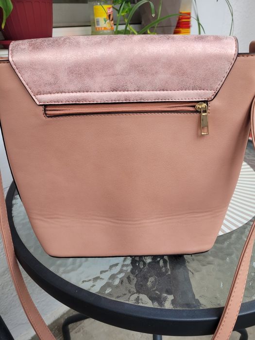 Geantă nouă roz pudră