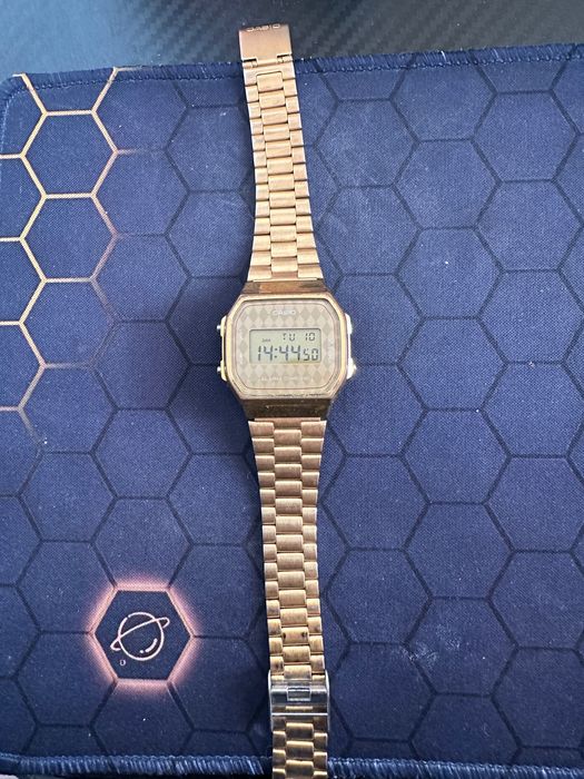 Часовник Casio -