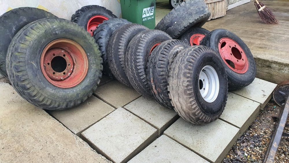 jante cu cauciucuri roti remorca