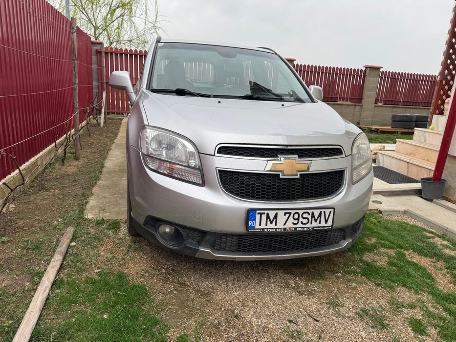 Vând CHEVROLET Orlando
