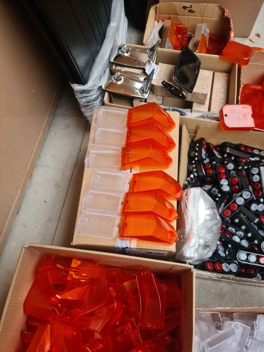 Авточасти за лада москвич всички видове стъкла стопове фарове мигачи .