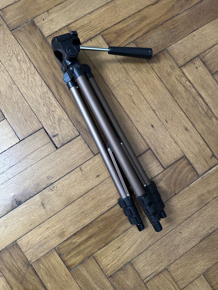 Camera Sony a6000 plus kit lens 16-50mm (plus trepied mic cadou)