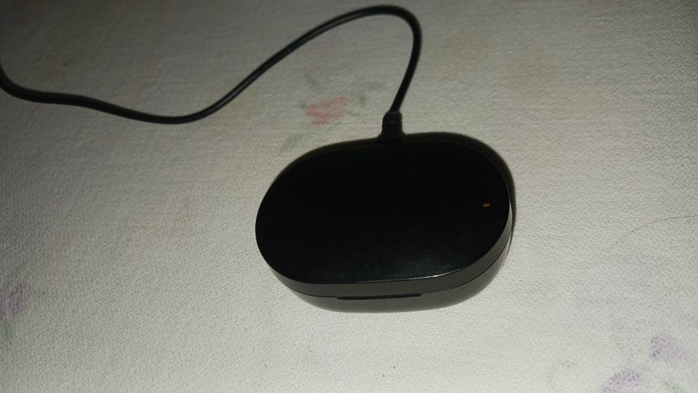 Vand husa cutie casti xiaomi redmi wireless pret 40 ron