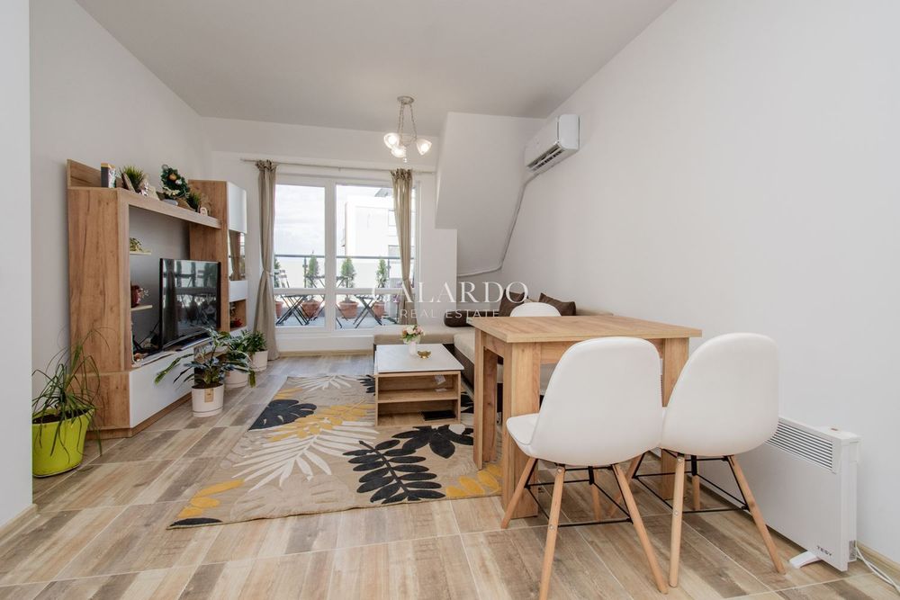 Продава се Тристаен апартамент в София, Люлин - център - 82 кв.м за 2440 €/кв.м - Снимка #1