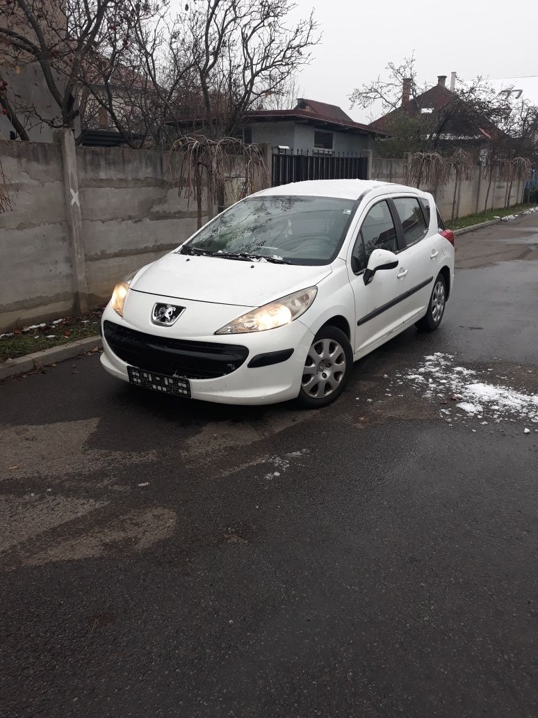 Dezmembrez peugeot 207