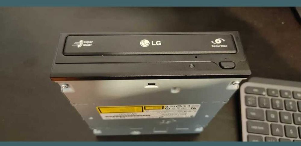 Unitate optica LG GH22NS40 CD DVD-RW pentru PC desktop