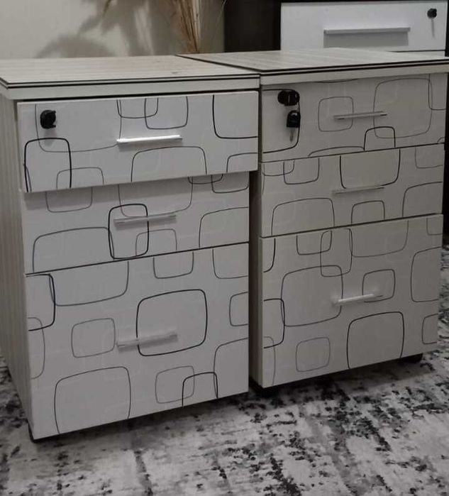 Бял Шкаф 2 броя.