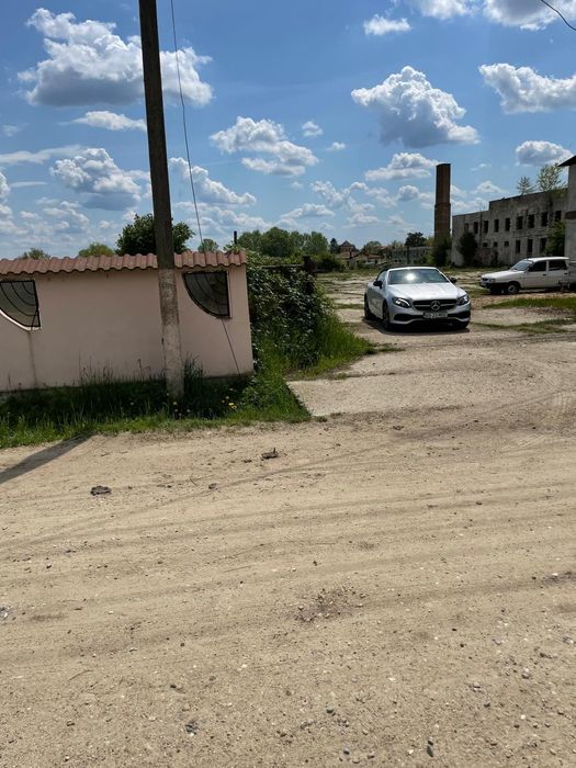 Stolnici Primărie 3,6 HA, platformă betonată, împrejmuire, utilități