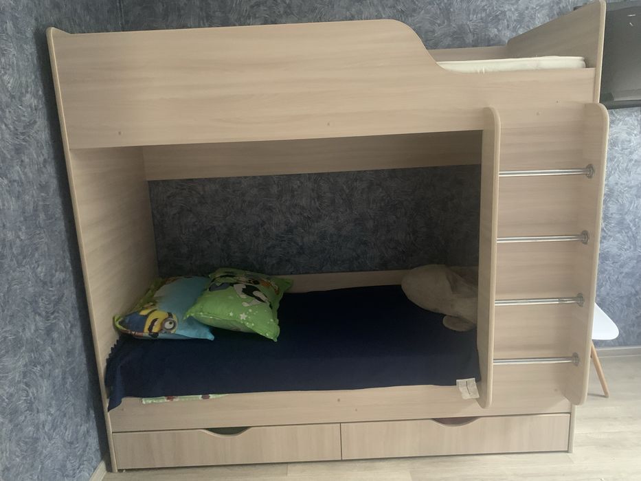 Продам двухяросную кровать