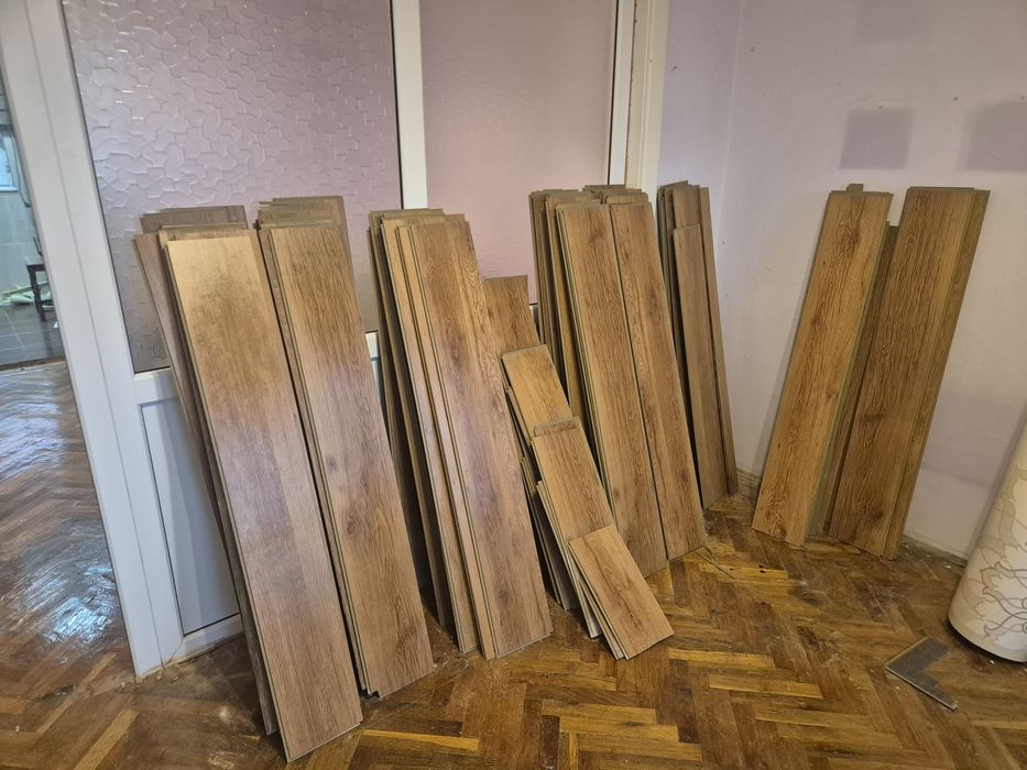 Parchet folosit aprox 65m patrati