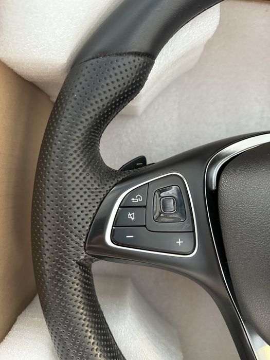 Волан за Мерцедес W213 / Като Нов