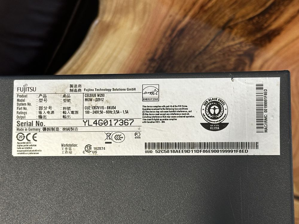 Компютър FUJITSU SIEMENS Celsius W280 с монитор Philips 243V