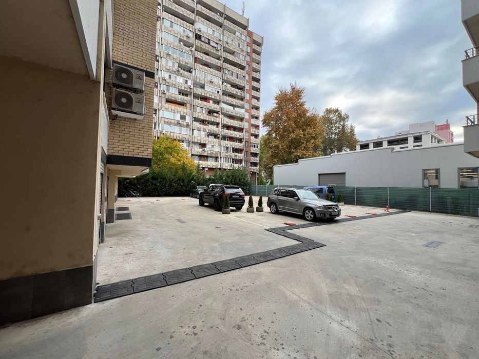 Дава се под наем Двустаен апартамент в Пловдив, Гагарин - 65 кв.м за 382.5 € - Снимка #2