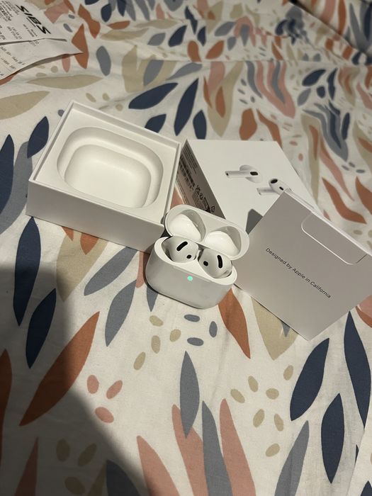 Apple air pods 4 Active Noise Cancellation