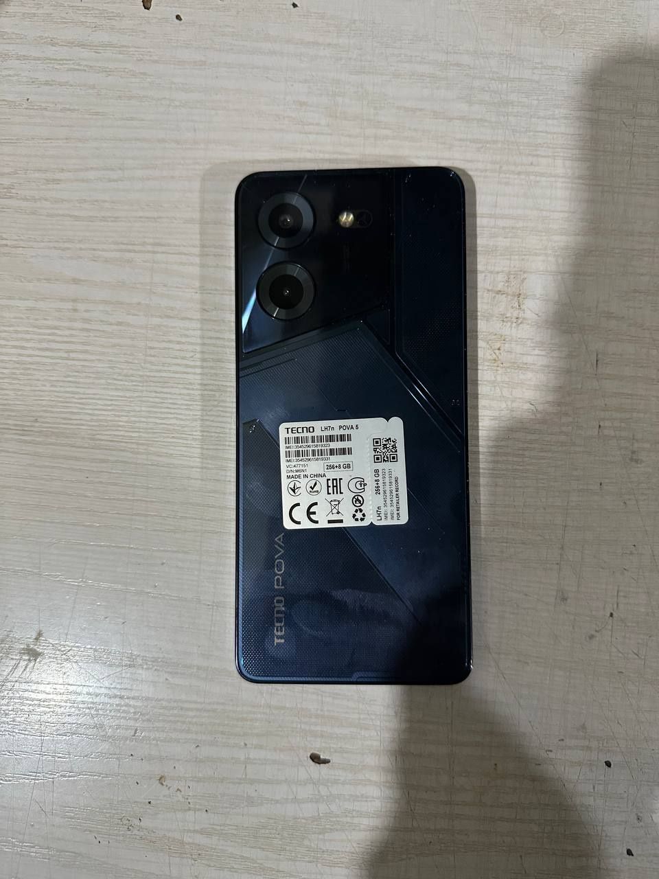 Tecno Pova 5 telefon