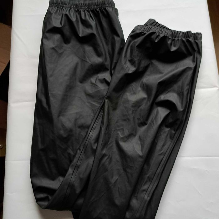 Pantaloni jogger din piele ecologică