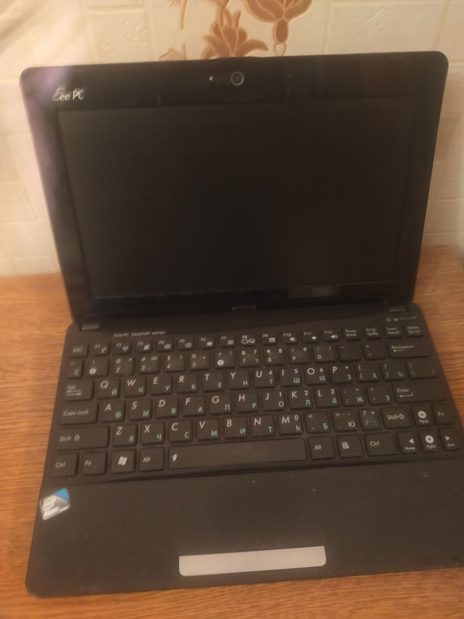 Asus Eee PC , нетбук отлично работает , обмен на телефон.