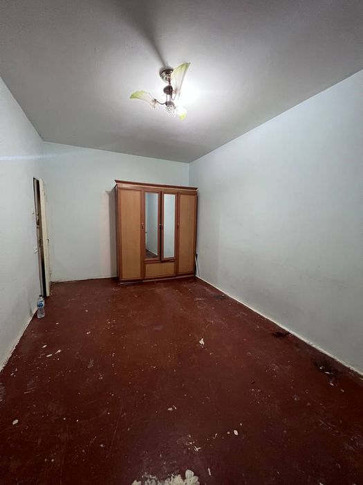 Аренда 1/4/4 Ялангач, дом быта, пустая