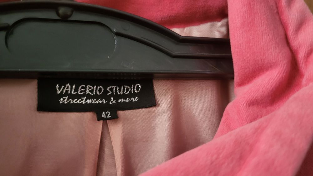 Vand palton in stare impecabila