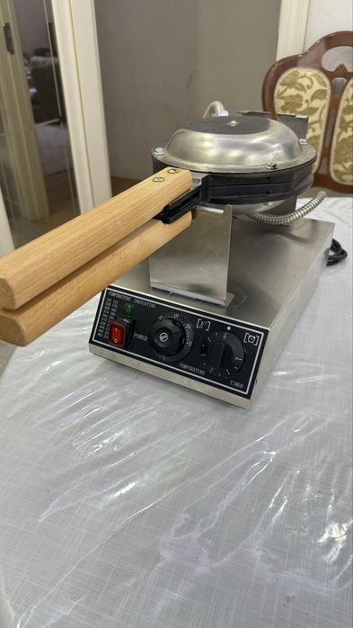 Профессионалный вафельница