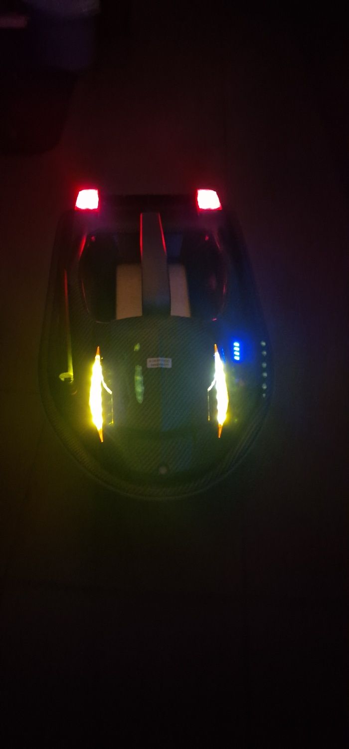 Лодка за захранка HJ817-Viper c GPS