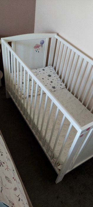 Vand patut lemn cu saltea inclusa