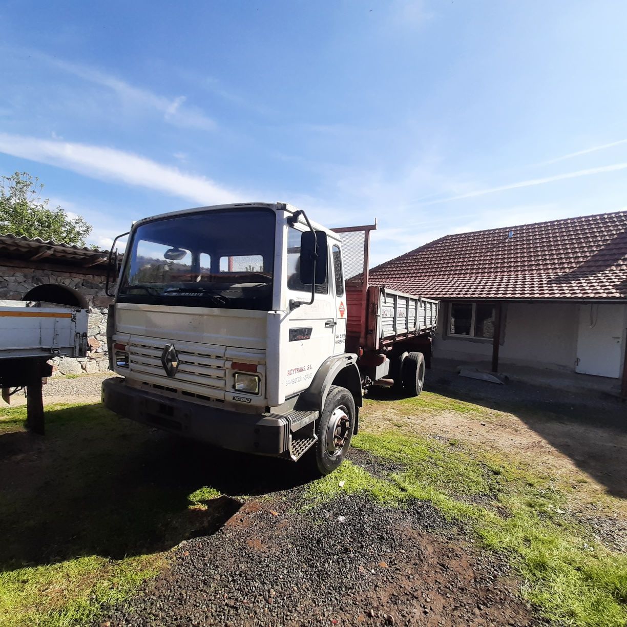 Vând mașină Renault Midliner