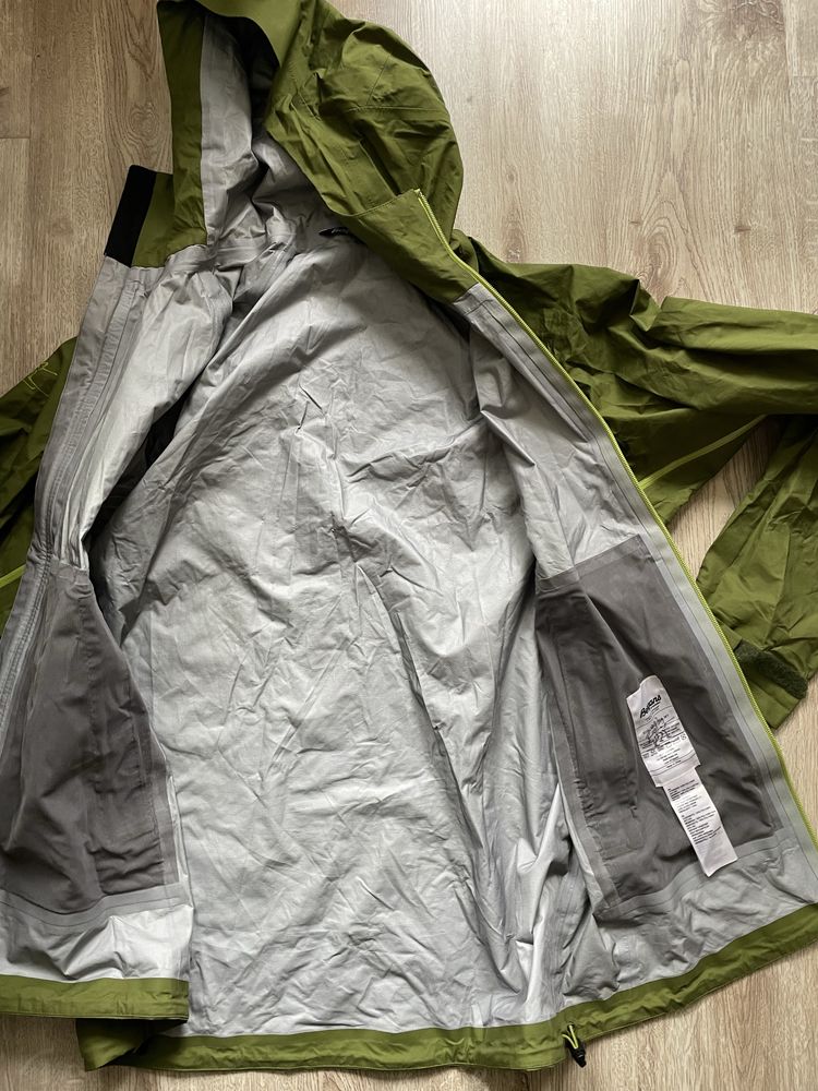 Bergans Fjallraven Ortovox Calvin Klein Bogner  яке