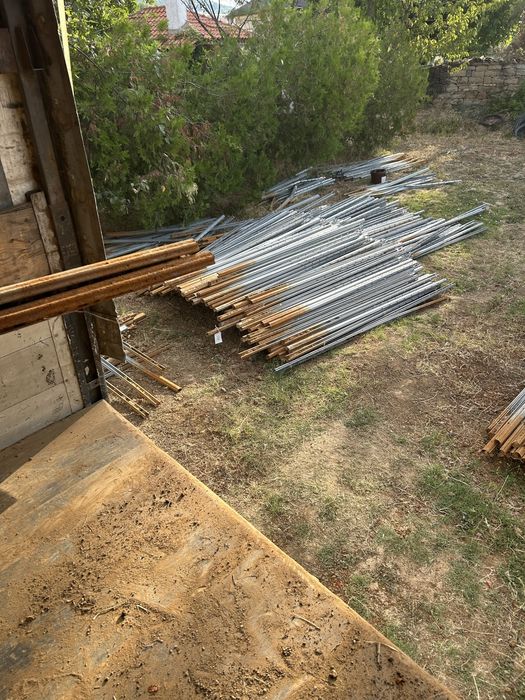 Vand spaleri zincati pentru gard