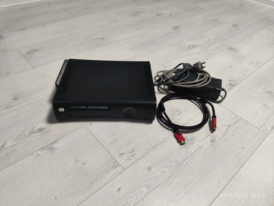 Продам Xbox 360 Elite 250GB