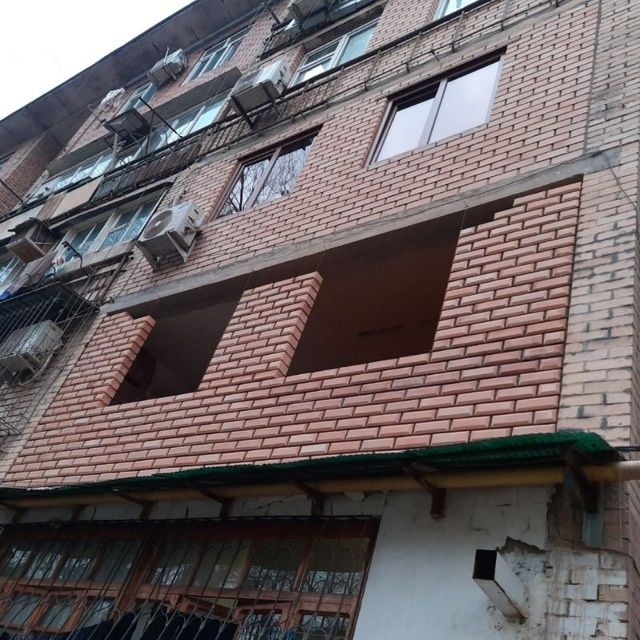 Аблисофка кирпич на балконе. Balkonga ablisofka g'isht teramiz...