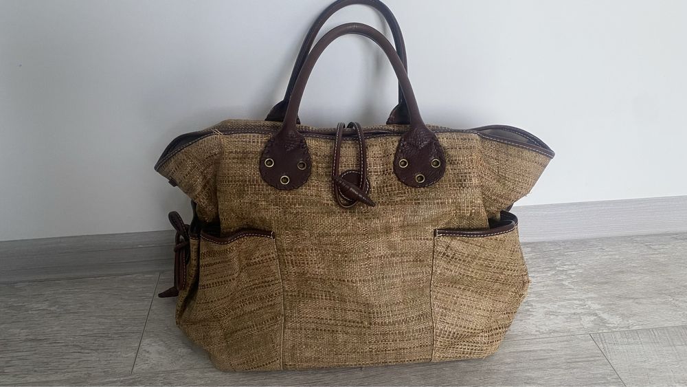 Geanta originala Burberry combinatie material rafie si piele