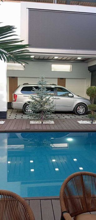 Такси в горы, поездка на Чарвак, Пирамиды, Бочка kia carnival