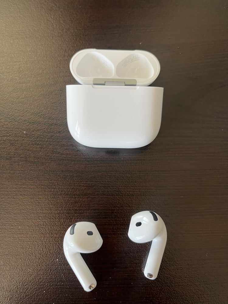 AirPods 4 Active Noise Cancellation