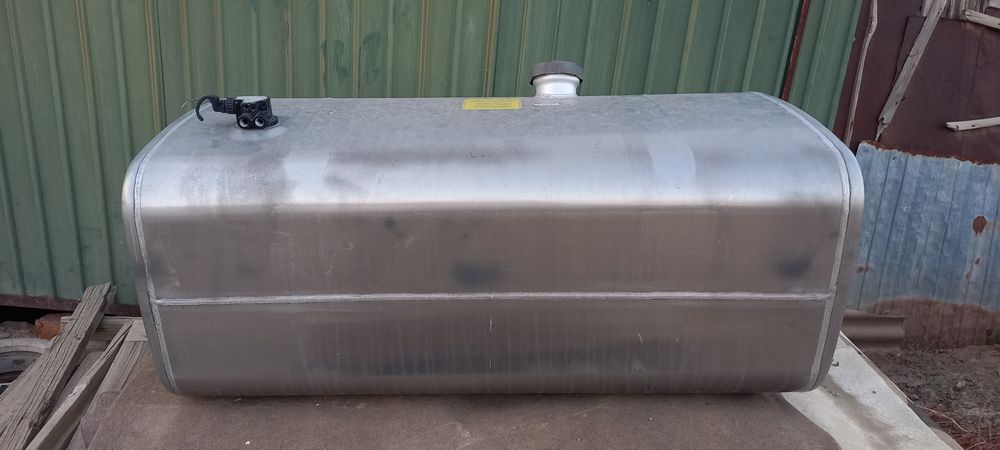 Продаётся бак топливный