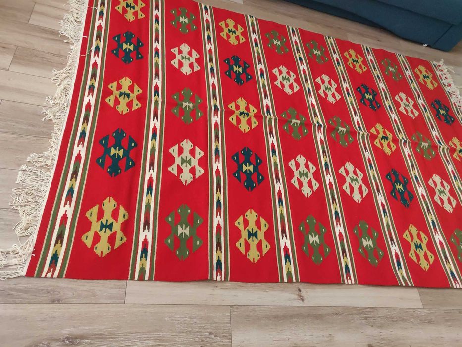 Covor oltenesc din lana cu motiv traditional - nou, impecabil