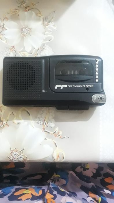 Продам диктофон без кассет . Б/у