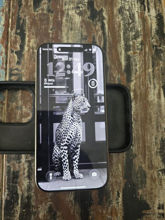 Продавам Iphone 16 pro