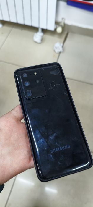 Самсунг с20 ультра есть еле заметные выгорания есть сколы