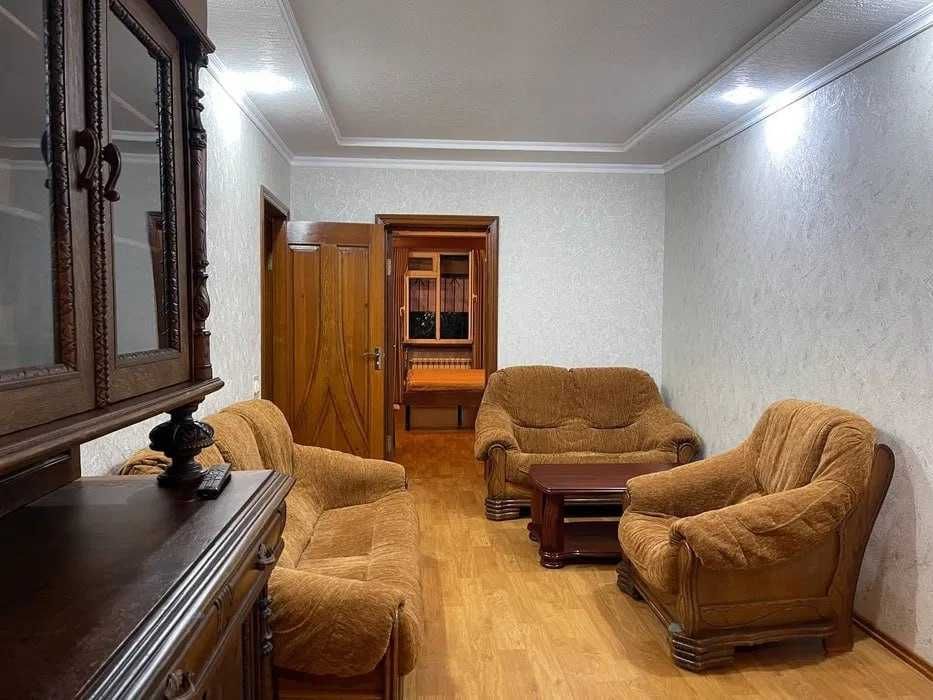 Продаётся ЦУМ 2 комнатная квартира цнтр Мирабад ор-р 110 школа