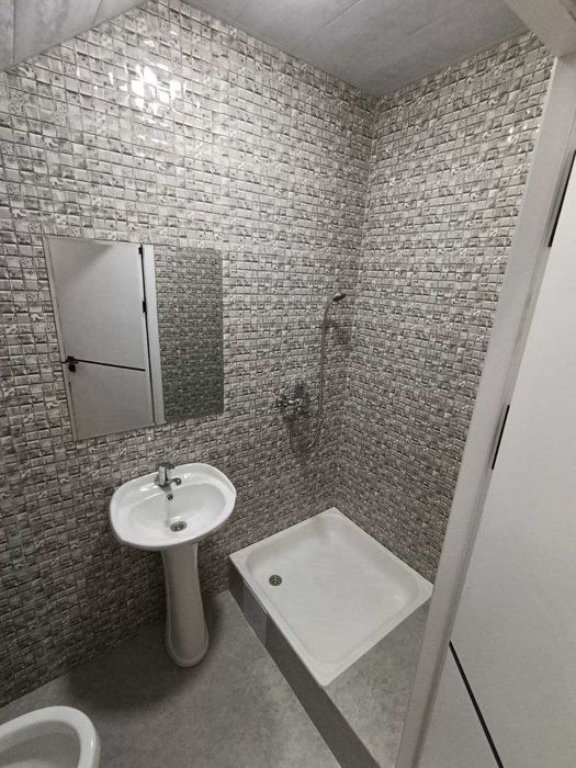 Продаётся 5х комн квартира Дуплекс на 1 этаже Ор-р Корзинка