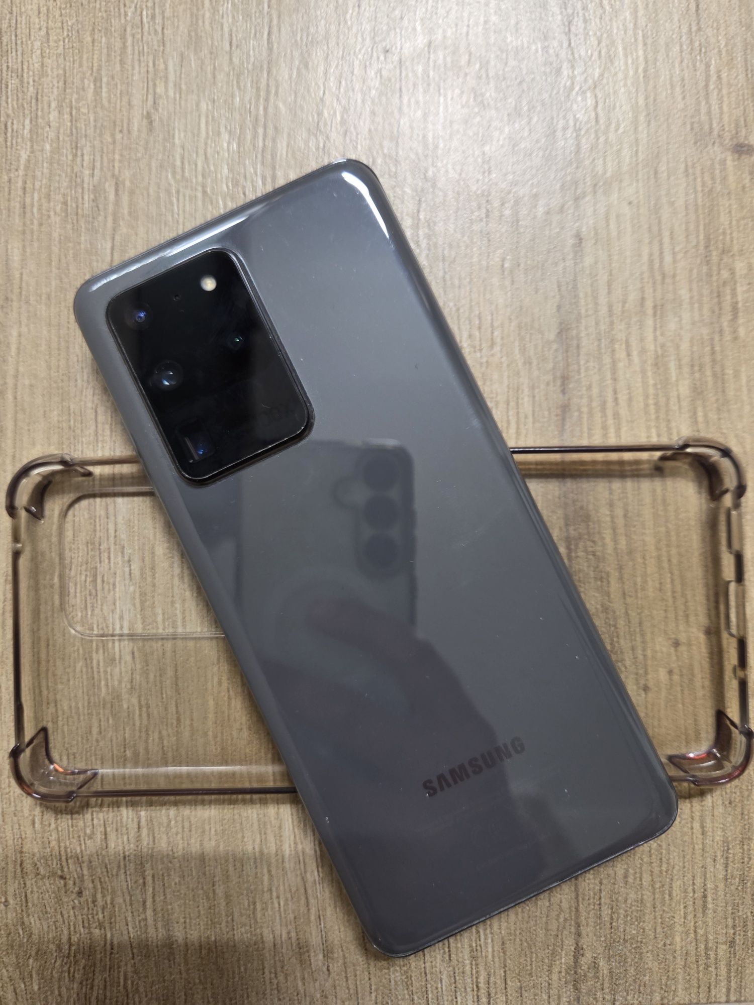 Продавам Samsung S20 ULTRA
