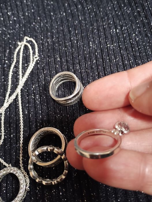 Пръстени и колие Pandora