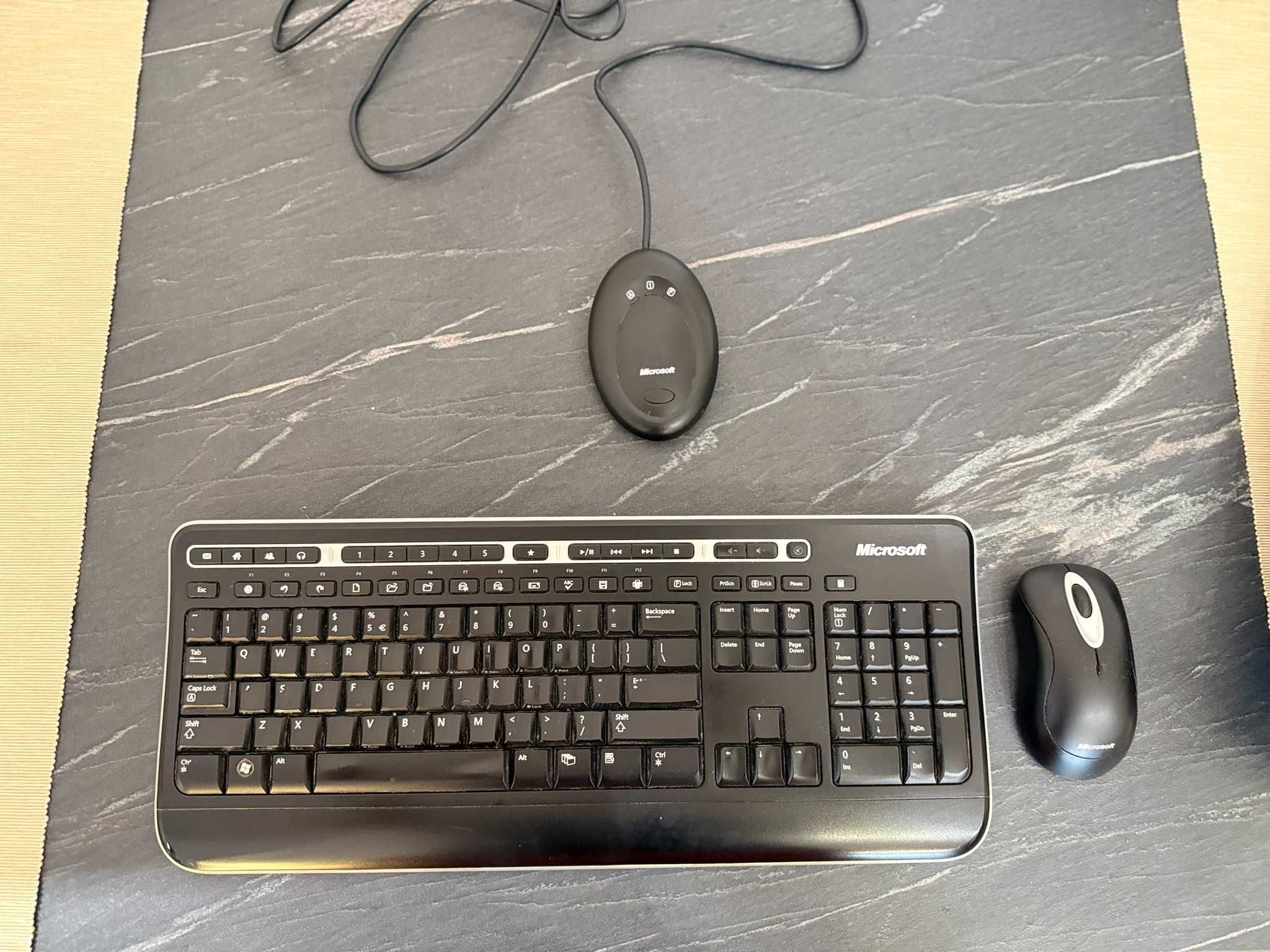 Desktop AMD Gaming RX 580 + tastaturi + mouse Wireless Microsoft